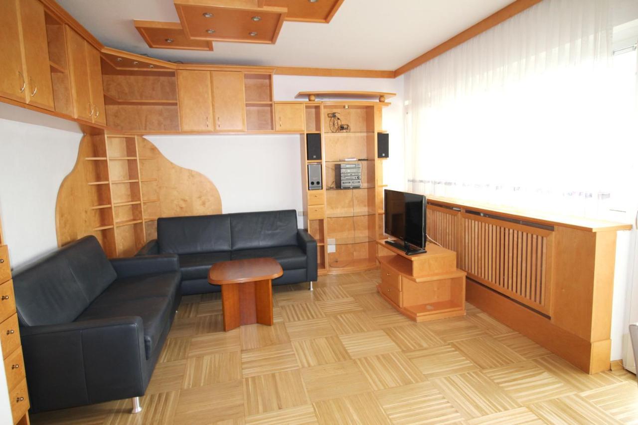 Geraeumige Ferienwohnung Im Zentrum Ζανκτ Πέλτεν Εξωτερικό φωτογραφία